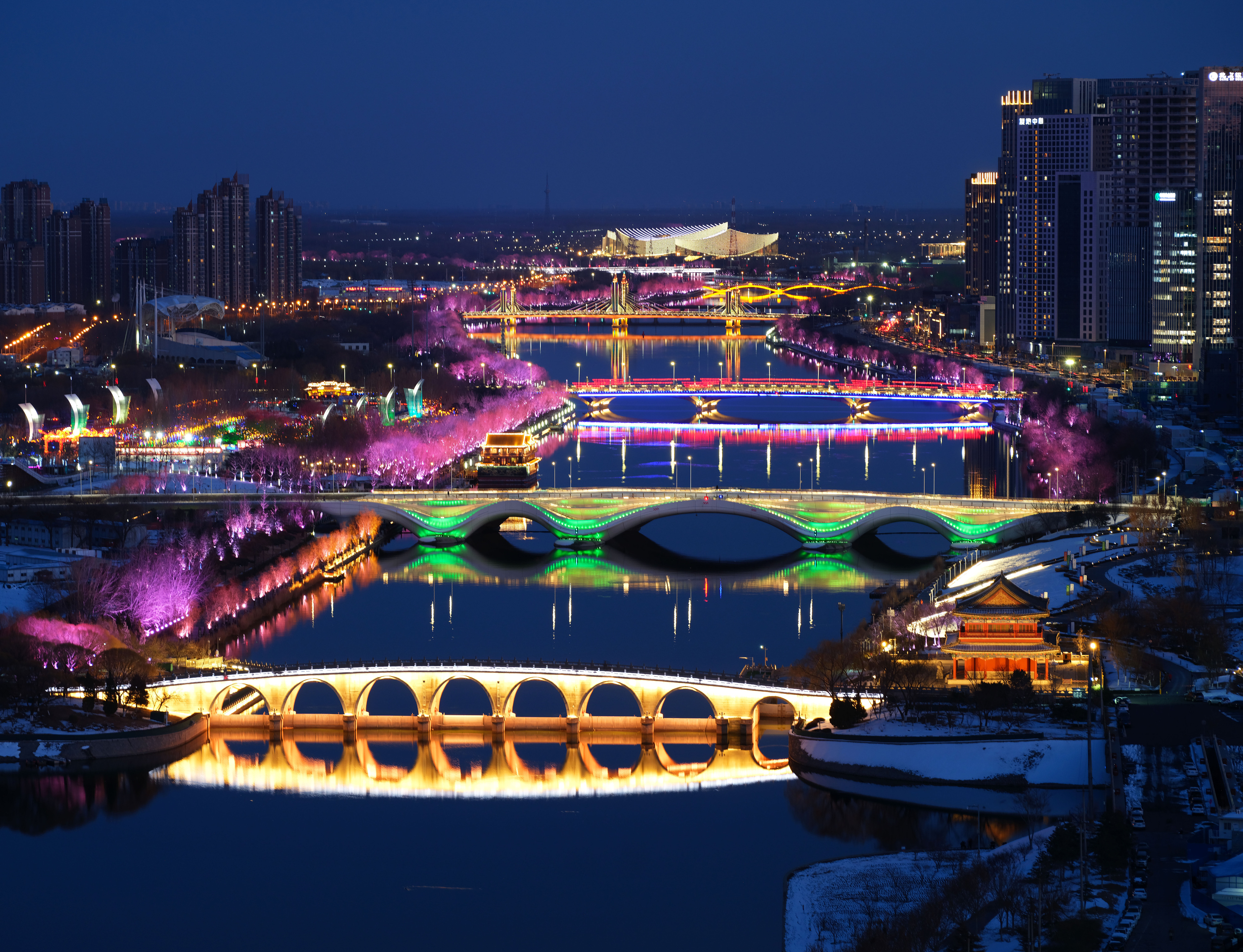 2024年2月22日，京杭大運河北京通州段夜景。